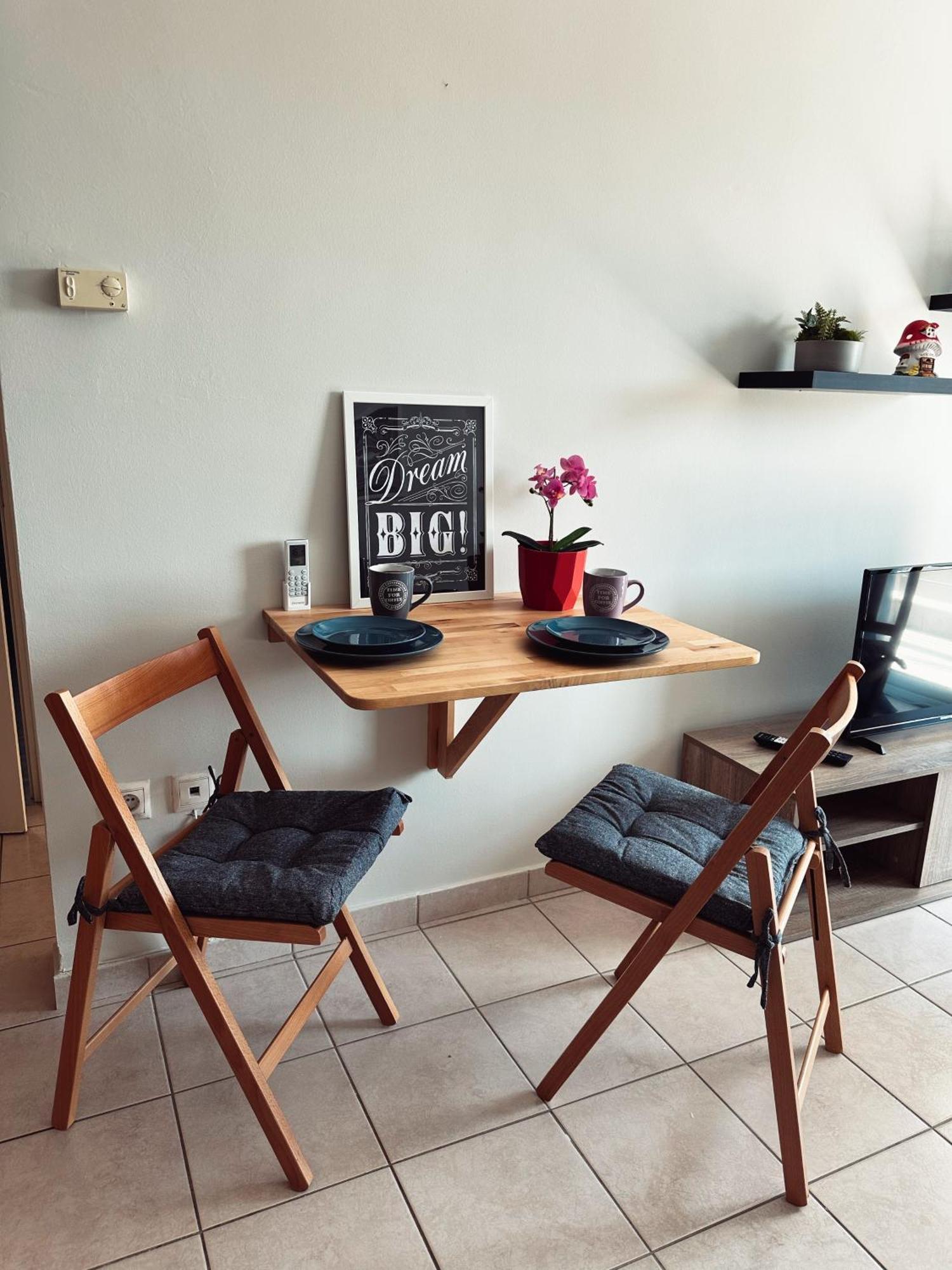 Homely Flat Near Airport เทสซาโลนิกิ ภายนอก รูปภาพ